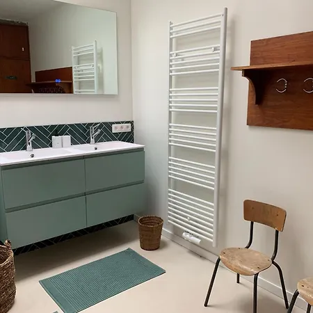Charming W Garden, Cleaning Included Сasa de vacaciones Ostende