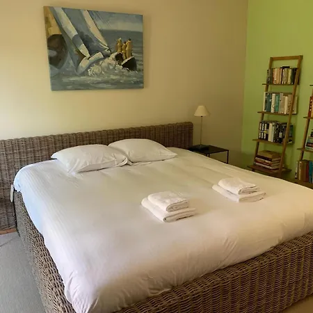 Charming W Garden, Cleaning Included Сasa de vacaciones