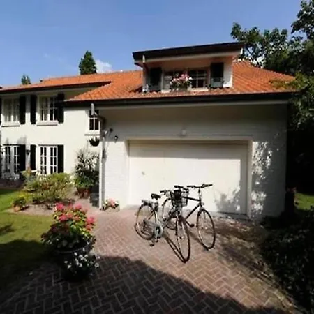 Сasa de vacaciones Charming W Garden, Cleaning Included