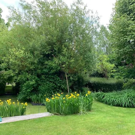 Charming W Garden, Cleaning Included Сasa de vacaciones *