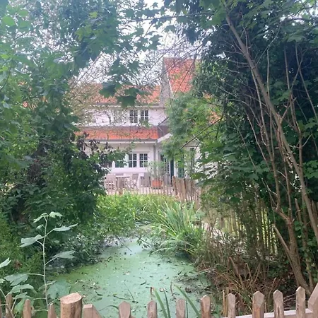 Charming W Garden, Cleaning Included 奥斯滕德